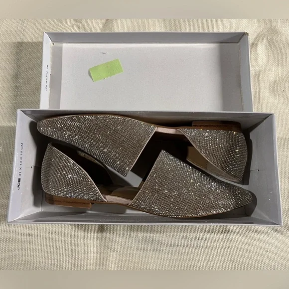 Steve Madden Talent-R Silver Rhinestone Flats, NIB - Picture 2 of 9